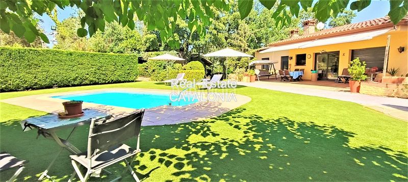 Foto 5b892c24-7c1c-4cf2-a234-ee1236d0bd2c. Xalet amb xemeneia calefacció aparcament piscina a Caldes de Malavella
