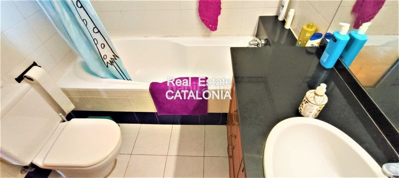 Foto c6525435-0917-4f84-adfc-31643ebb5374. Xalet amb xemeneia calefacció aparcament a Mas Romeu Lloret de Mar
