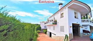Chalet  Avinguda mare de déu de gràcia. Casa soleada con vistas a 4 minutos de la playa.