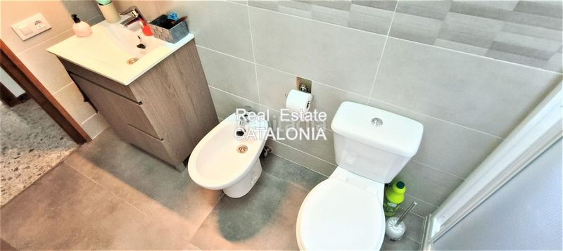 Foto e8d2ca8a-ca67-46e5-893a-f85100dab223. Xalet amb xemeneia calefacció a Aiguaviva Parc Vidreres
