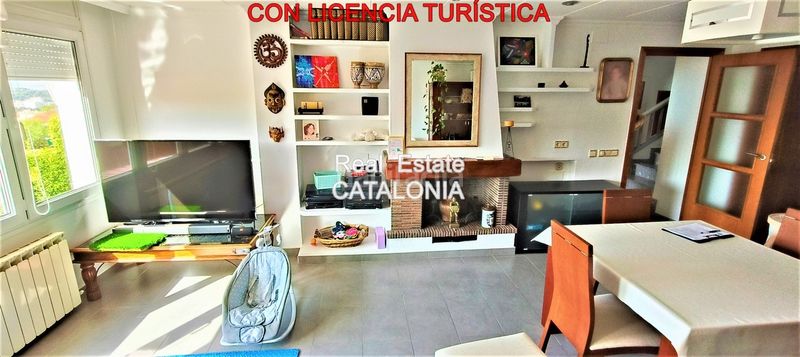 Foto 523868c3-75f2-4434-89f2-b8ce18d3433c. Xalet amb xemeneia calefacció aparcament a Roca Grossa Lloret de Mar