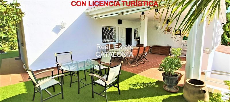 Foto 7c5a4417-55a5-4779-9269-bd78bcdd0792. Xalet amb xemeneia calefacció aparcament a Roca Grossa Lloret de Mar