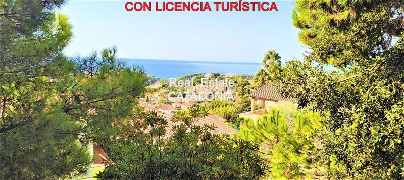 Foto ad7cf30e-8aee-46a6-8550-1aaba97a50ec. Xalet amb xemeneia calefacció aparcament a Roca Grossa Lloret de Mar