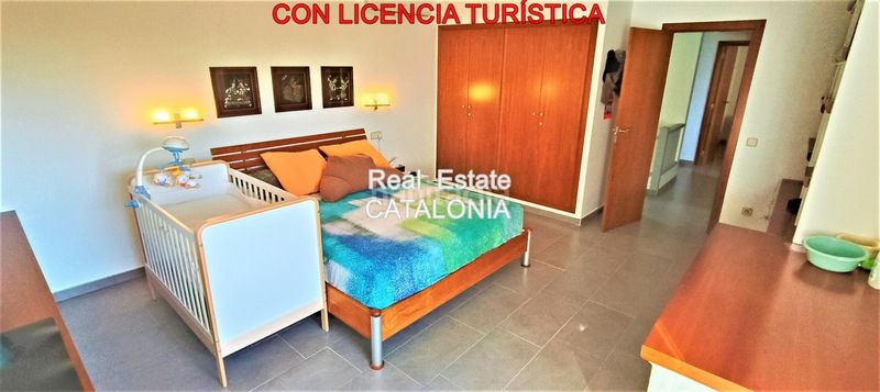 Foto e9fa1693-a728-48c5-b4f0-fab158cba3c2. Xalet amb xemeneia calefacció aparcament a Roca Grossa Lloret de Mar