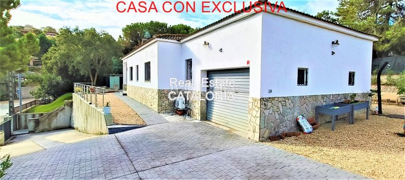 Foto 50fb0c74-005f-4ec7-b33f-0f4339dfba63. Chalet with fireplace heating pool in Lloret Blau - La Creu de Lloret Lloret de Mar