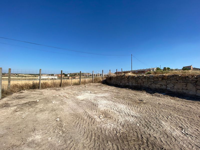 Foto 81b3a4b2-e024-4343-915d-33bf005b788f. Finca rústica en carrer girona 15 en Arbeca