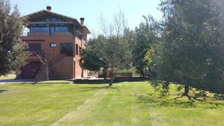 Chalet en Carretera puigcerdà 52. Chalet con 4 habitaciones amueblado con parking, calefacción y a
