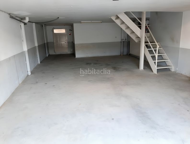 Foto ccd48f9b-68d8-4665-b796-8e1e60efd8fd. Casa aparellada amb calefacció aparcament piscina a Mollerussa