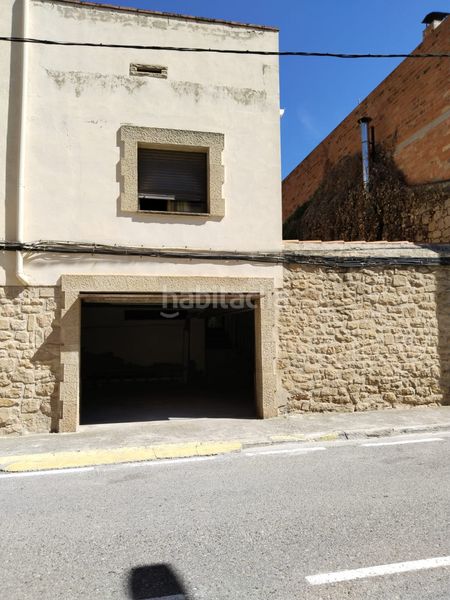 Foto 05565724-8a8f-472a-bb21-f10ac163aefb. Masia amb xemeneia calefacció aparcament a Cervià de les Garrigues