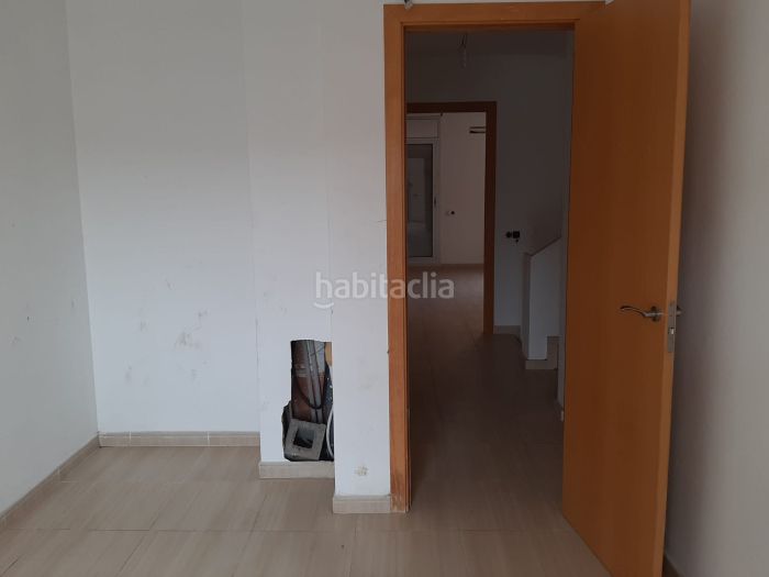 Foto 1902d6e1-2fc1-49df-934b-12e338f7a9d2. Casa en avinguda de montserrat 66 casa chalet en venta , lleida en Arbeca