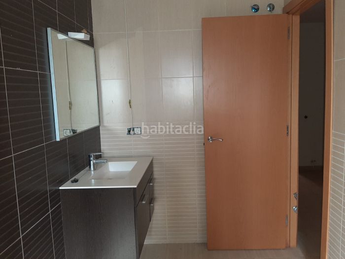 Foto 2c9f1247-c947-40bb-a5d8-7e07516d48bc. Casa en avinguda de montserrat 66 casa chalet en venta , lleida en Arbeca