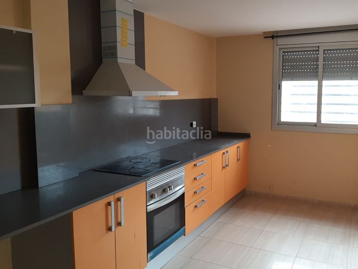 Foto 8e603797-9d3c-4200-b815-432e1f27b086. Casa en avinguda de montserrat 66 casa chalet en venta , lleida en Arbeca
