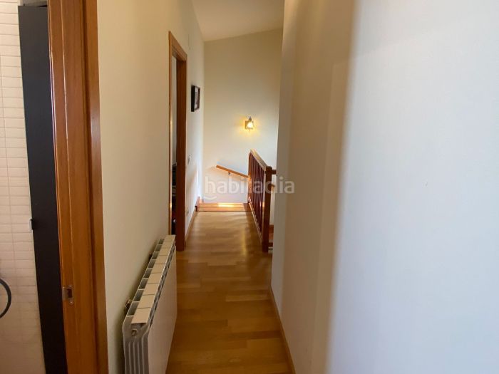 Foto 5bd10175-1033-4dce-9074-d04665bbddb1. Dúplex amb calefacció aparcament a Mariola Lleida