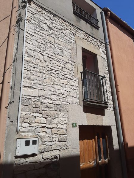 Foto 42870ea9-9542-408d-9539-021a025f3723. Casa aparellada a Belianes