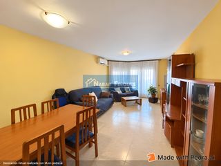 Appartamento in Carrer de ferrer i busquets 132. Amplio piso de 3 habitaciones con balcón