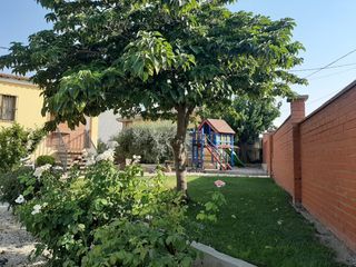 Chalet in Carrer enric granados 1. Chalet con 4 habitaciones con parking, calefaccin y aire acondi