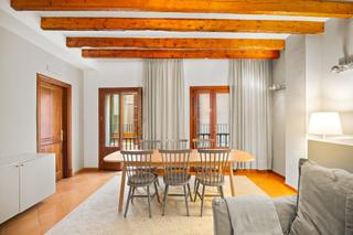 Flat  Jaume ferrer. Exclusiva vivienda totalmente reformada y amueblada en el corazó