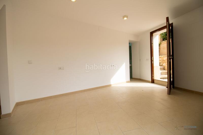 Foto 125f5bb6-243b-4130-a5f6-f4aa9fb9c4ae. Casa  con espectaculares vistas a las montañas construida en el año 2011! en Andratx