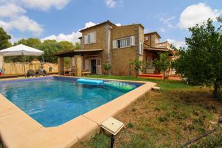 Maison  Colibri. Chalet independiente con jardín y piscina en son ferrer, calvià!