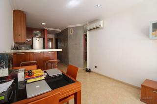 Pis  Ramon desbrull. Piso del ao 2007 con plaza de parking en son amonda, inca!