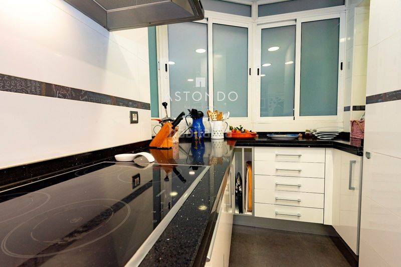 Foto 11f99abe-f0ed-4043-94e6-e53d5163e824. Rent flat with heating parking pool in Niño Jesús Madrid