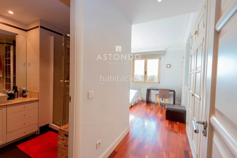 Foto 1b9e4521-1532-4ed7-ab3e-9cdcd1539a59. Rent flat with heating parking pool in Niño Jesús Madrid