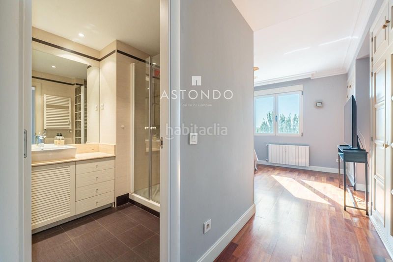 Foto 5861a8ab-c484-4699-8a40-1cc33cf593c9. Rent flat with heating parking pool in Niño Jesús Madrid