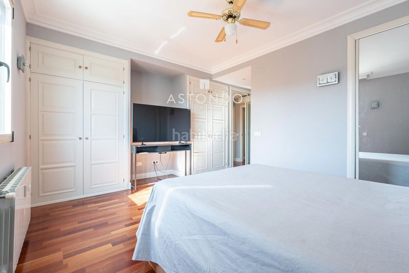 Foto 6d7e7550-3b59-43d9-b05f-50844787f9e7. Rent flat with heating parking pool in Niño Jesús Madrid