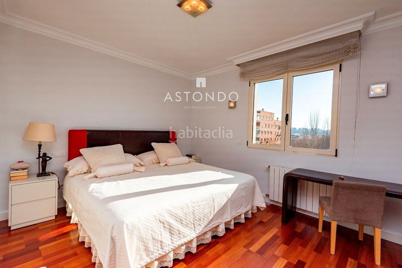 Foto a19c3f97-ca07-468f-ada2-774490f23780. Rent flat with heating parking pool in Niño Jesús Madrid