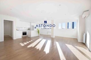 Location Appartement à Castilla. Piso de 3 dormitorios en alquiler totalmente reformado en urbani