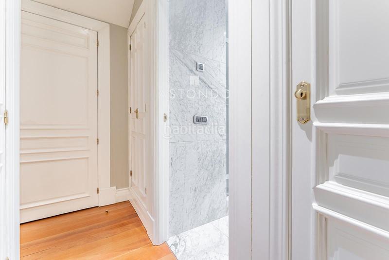 Foto ac8cbd49-5e0b-4765-afee-5e61a9414fe7. Chalet  independiente con 6 habitaciones, 8 baños, garaje, piscina, zonas verdes se vende en conde orgaz en Madrid