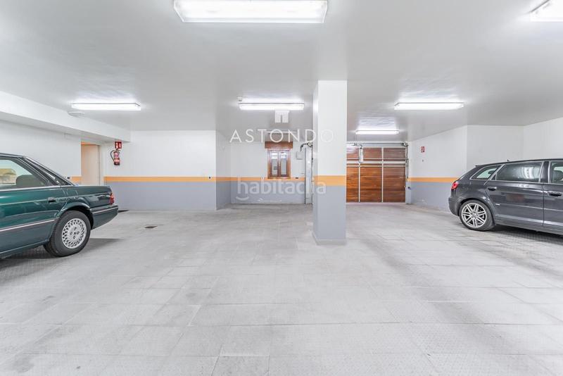 Foto f30ea1d5-6dd1-436c-9e3a-417da9c8973b. Chalet  independiente con 6 habitaciones, 8 baños, garaje, piscina, zonas verdes se vende en conde orgaz en Madrid