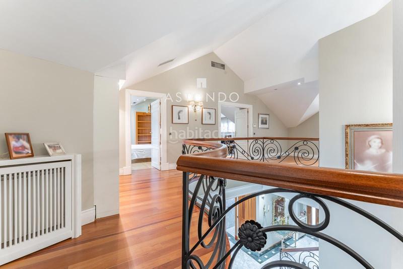 Foto f95b7ec2-f09d-461f-8d31-2deac5d8c314. Chalet  independiente con 6 habitaciones, 8 baños, garaje, piscina, zonas verdes se vende en conde orgaz en Madrid