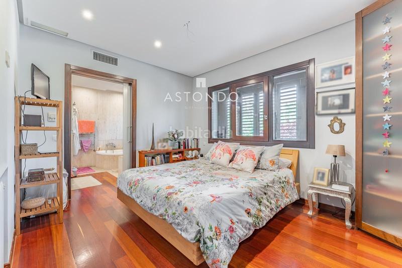 Foto 1844610b-daf8-4e52-8b68-2db833f6007b. Reihenhaus mit heizung parking pool in Canillas Madrid