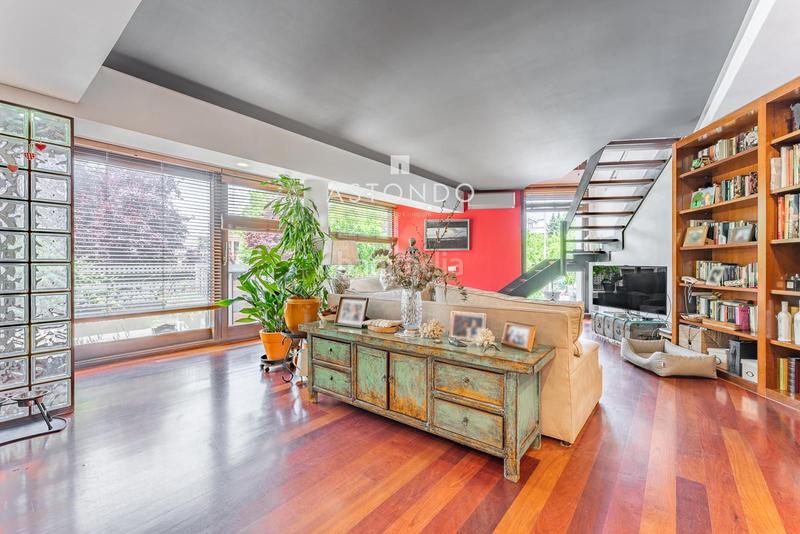 Foto 5d3de43f-91f9-4554-b87c-2155a2224b35. Reihenhaus mit heizung parking pool in Canillas Madrid