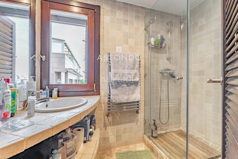 Foto 6b9d04e9-7b43-478f-9c45-aca2e0dcd4e1. Reihenhaus mit heizung parking pool in Canillas Madrid