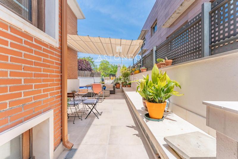 Foto 94b4d5e8-d1ad-4bab-9daf-b6fb8485bfae. Reihenhaus mit heizung parking pool in Canillas Madrid