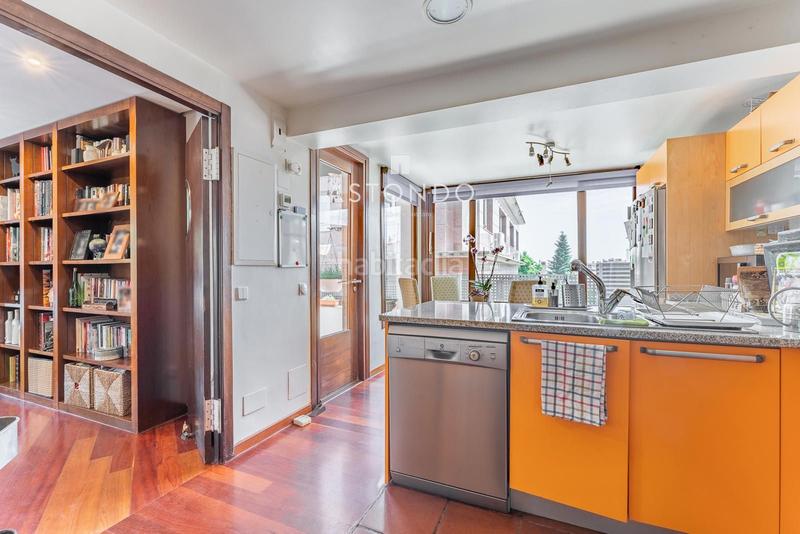 Foto d0ef3a68-6859-42ce-bdee-d390f7ff8627. Reihenhaus mit heizung parking pool in Canillas Madrid