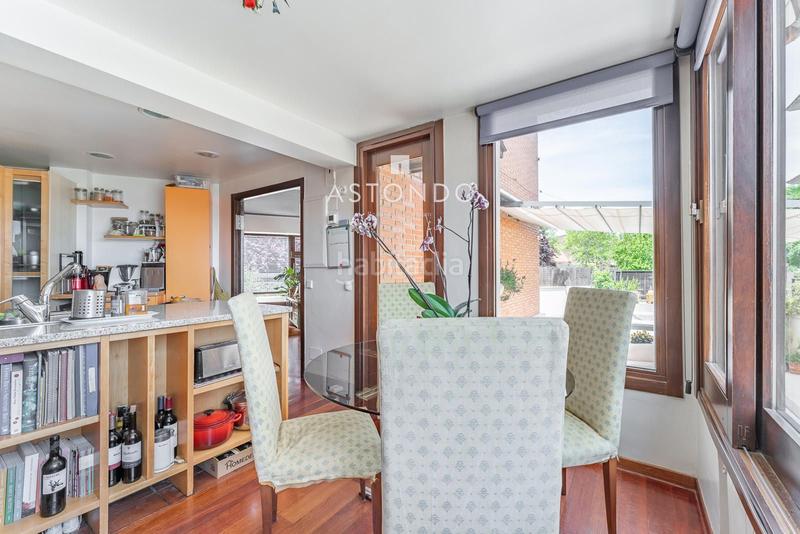 Foto f0ca8300-16c1-4d78-a31d-31286d79df54. Reihenhaus mit heizung parking pool in Canillas Madrid