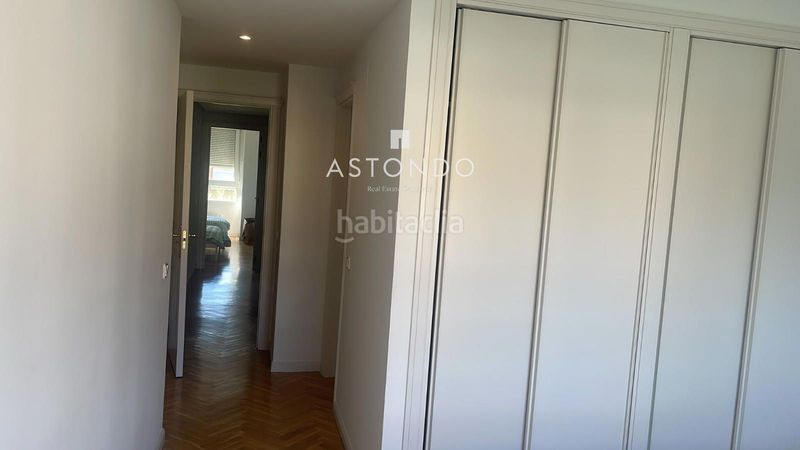 Foto 7d2b7191-5af0-4a88-997e-96fc285ff12a. Rent flat with heating parking pool in Pinar del Rey Madrid