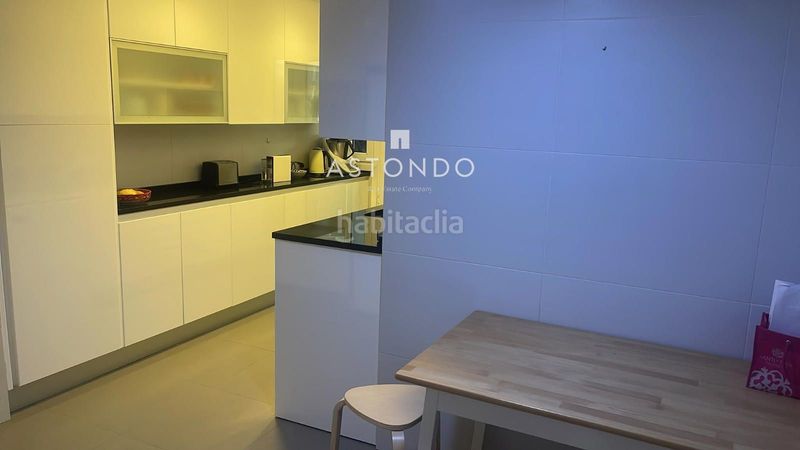 Foto c5739184-c088-45f9-9fca-197d77f00c0a. Rent flat with heating parking pool in Pinar del Rey Madrid