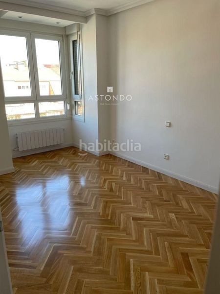 Foto e393288a-9246-415f-8fca-48c7a663382d. Rent flat with heating parking pool in Pinar del Rey Madrid
