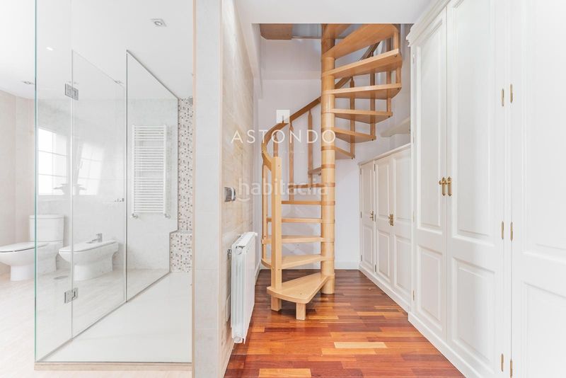 Foto d8fa2654-3dda-4b00-8f04-e3a3f7769336. Lloguer casa adossada amb calefacció aparcament piscina a Madrid