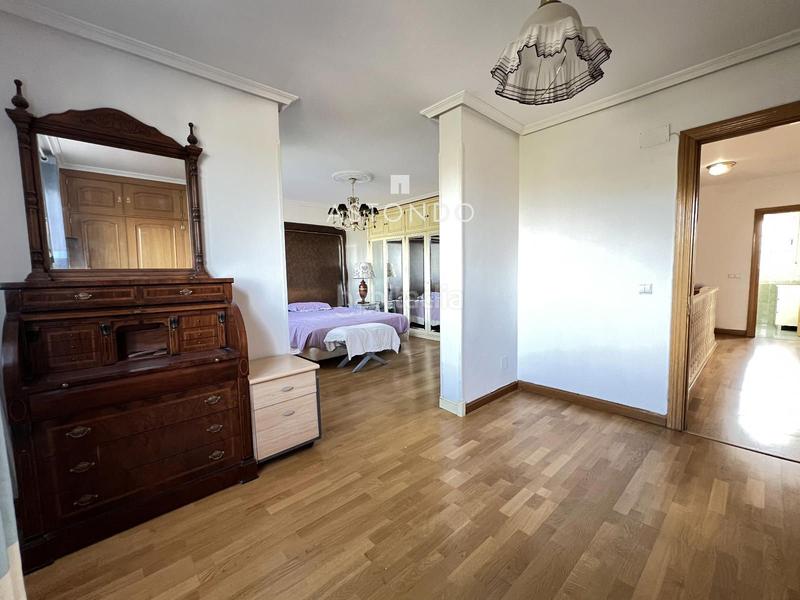 Foto 04021470-d6a7-4592-9109-d5b919cd3337. Chalet con riscaldamento parcheggio piscina in Ciudalcampo