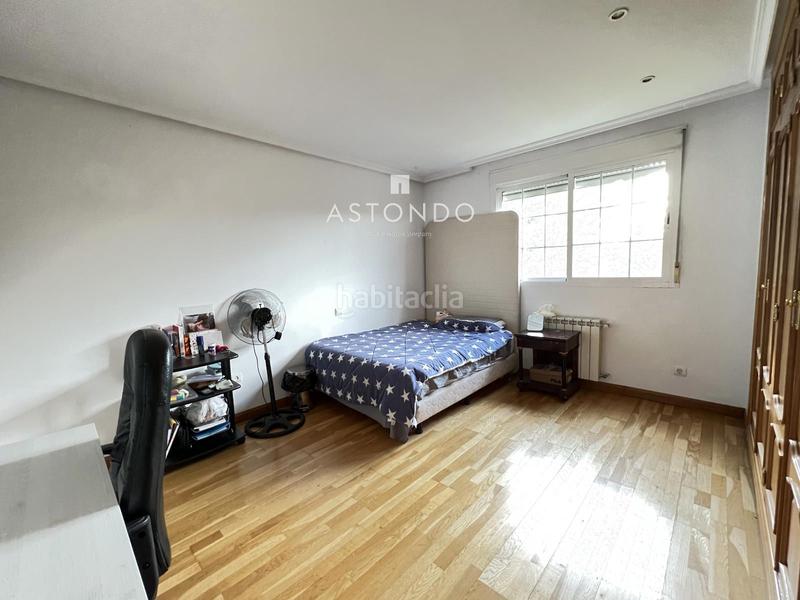 Foto 0bf78ad8-0a2b-4bd4-9085-d1c170668993. Chalet con riscaldamento parcheggio piscina in Ciudalcampo