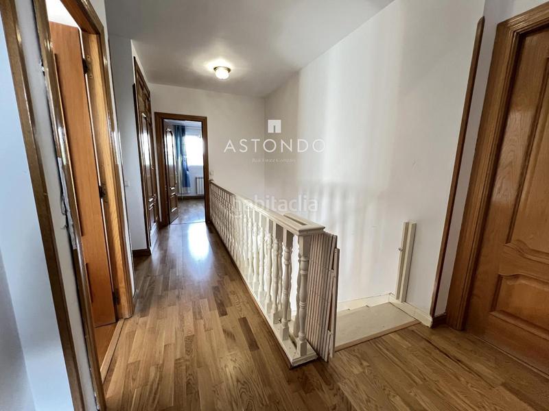 Foto 27fa4494-3c31-4f8c-93a8-f524b69376a3. Chalet con riscaldamento parcheggio piscina in Ciudalcampo