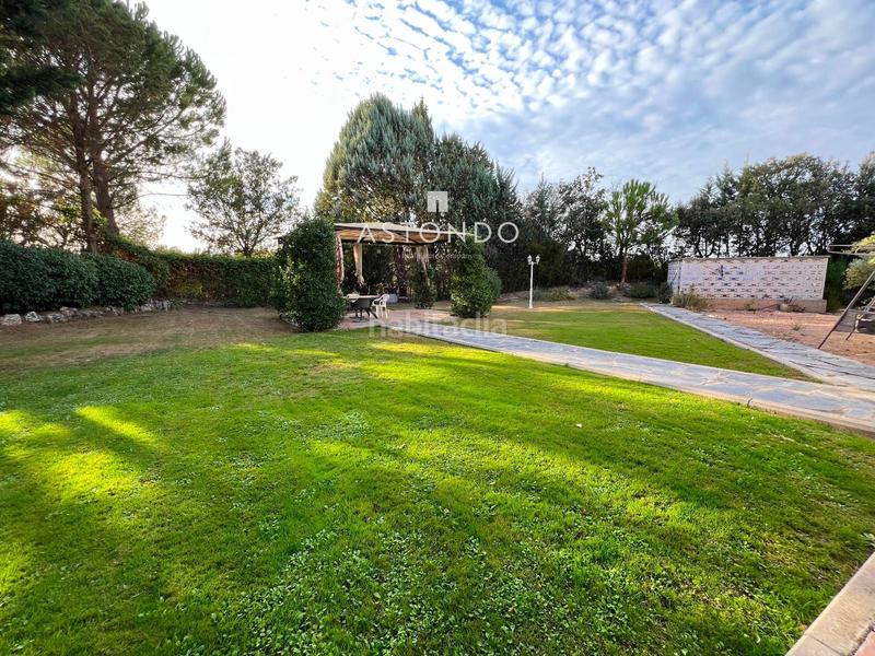 Foto 33859275-dcb9-4f88-8b82-816dd3470d54. Chalet con riscaldamento parcheggio piscina in Ciudalcampo