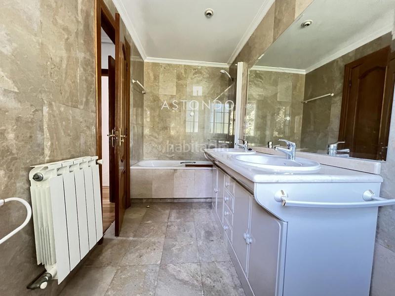 Foto 47725eec-6c76-4327-8df6-54618b0d5179. Chalet con riscaldamento parcheggio piscina in Ciudalcampo