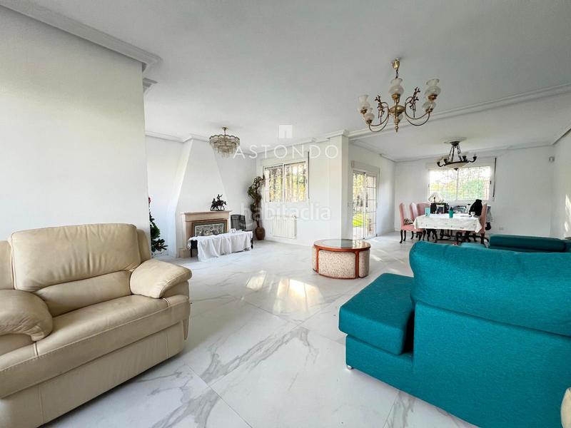 Foto 53fe83f2-7293-4c3f-8ee6-9b77c9c595c8. Chalet con riscaldamento parcheggio piscina in Ciudalcampo