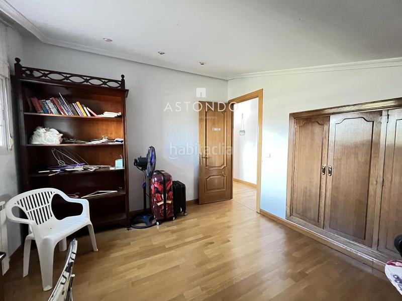 Foto 8bb9e860-5cac-4954-8f79-9ecb12396d53. Chalet con riscaldamento parcheggio piscina in Ciudalcampo